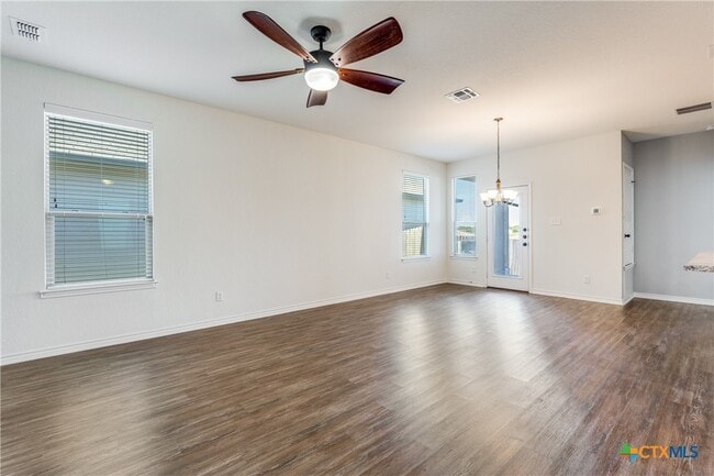 Building Photo - 1999 Wind Chime Wy