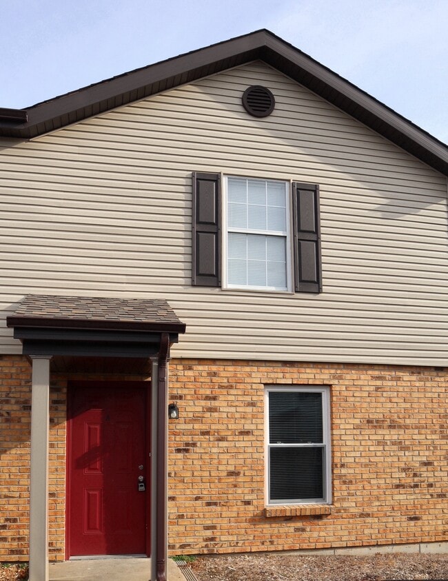 Building Photo - 1111 Columbus Cir