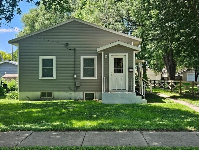 Primary Photo - 209 29th Ave N