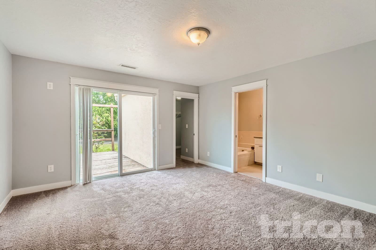 Building Photo - 711 Le-Lou-Wa Pl NE