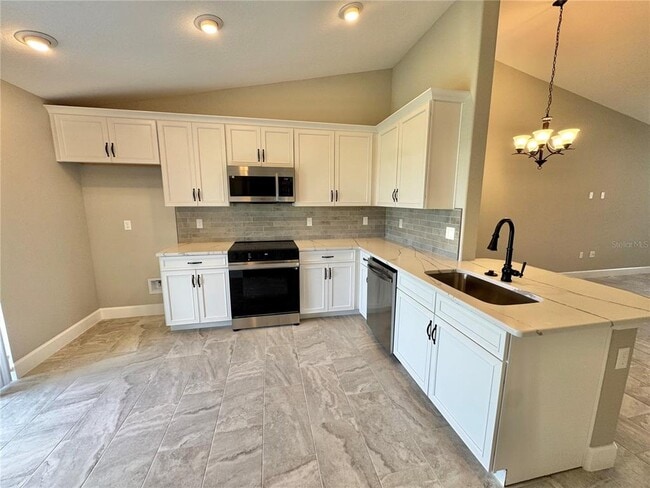 Building Photo - 102 Lynbrook Dr