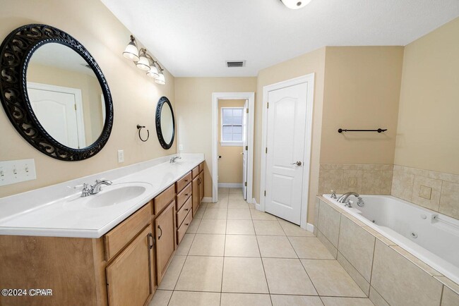 Building Photo - 3758 Bay Tree Rd