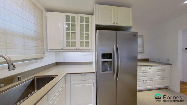 Building Photo - Bright 3-Bedroom + 2-Bathroom Home in Vall...