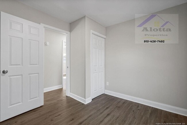Building Photo - 1315 Cade Hill Ave