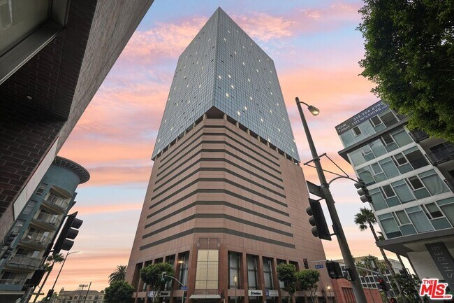 Building Photo - 1100 Wilshire Blvd