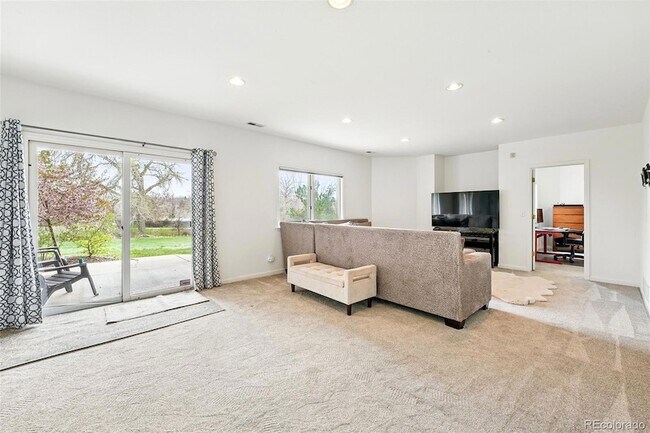Building Photo - 4212 E Orchard Pl