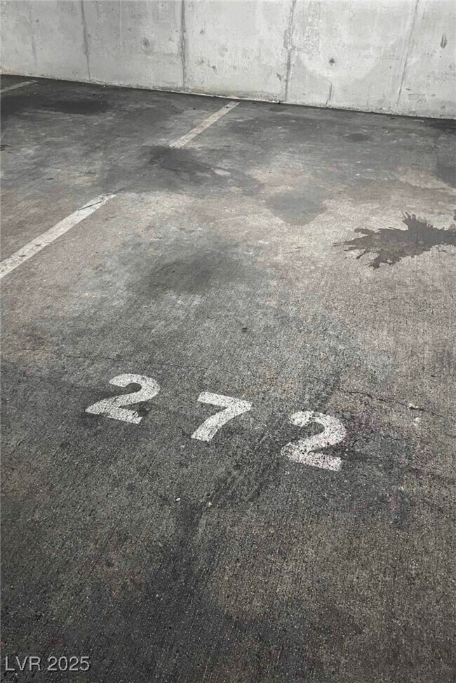 Building Photo - 353 E Bonneville Ave