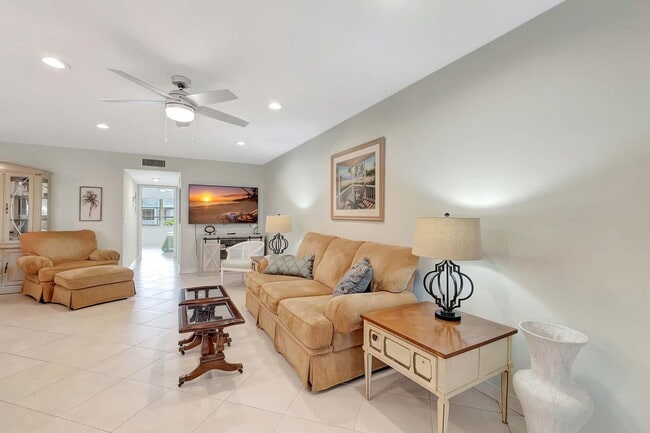 Building Photo - 14716 Canalview Dr