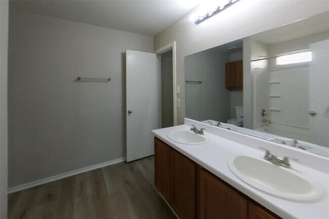 Building Photo - 302 Bird Dog Bend