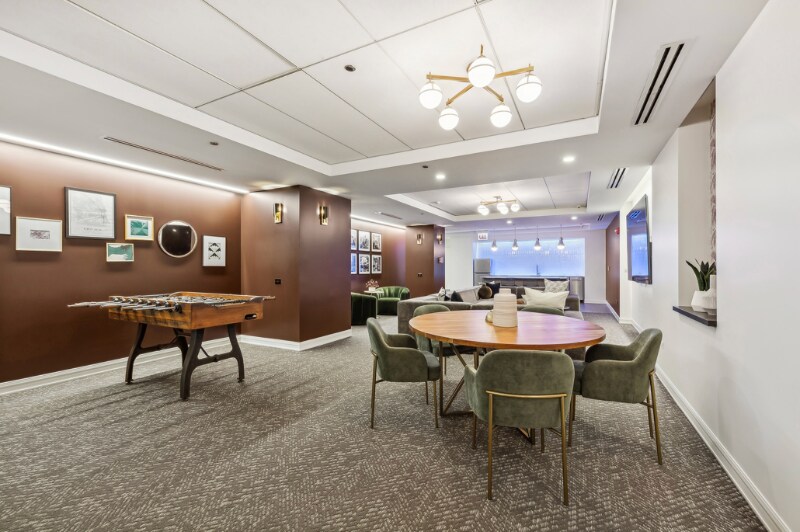 Building Photo - 238 E Chestnut St