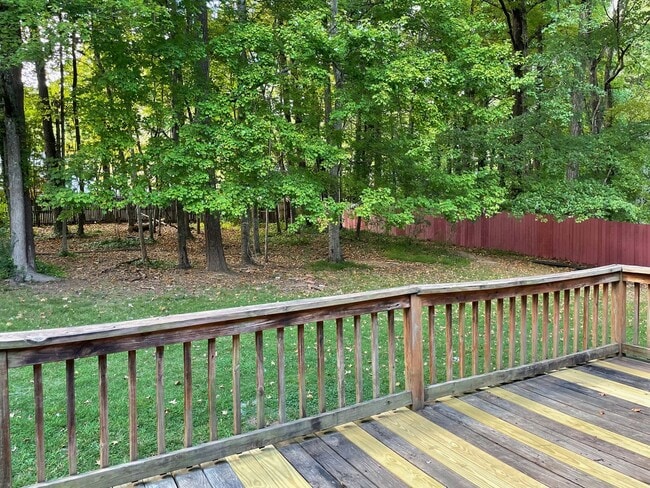 Building Photo - Beautiful 3 bed, 2 bath brick home located...
