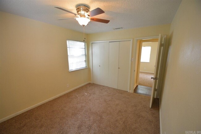 Building Photo - 6 Wynne Cir