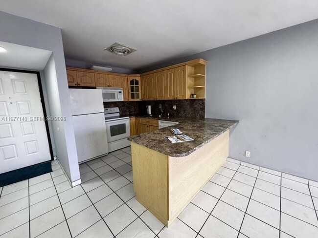 Building Photo - 8005 Lake Dr