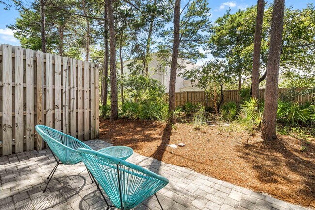 Building Photo - 4923 E County Hwy 30A