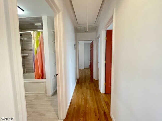 Building Photo - 39 Hillman Dr