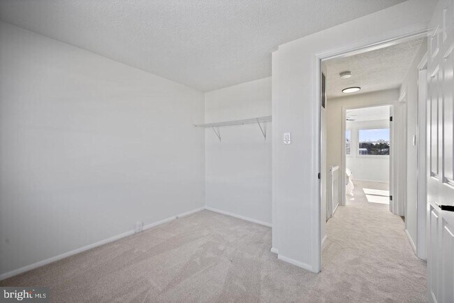 Building Photo - 6909 Doublebrand Ct