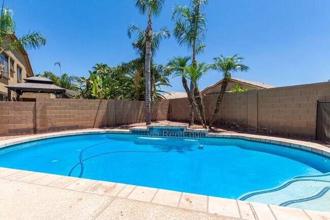 Building Photo - 3381 E Flamingo Ct