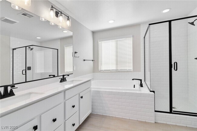 Building Photo - 3859 Painted Lady Ave