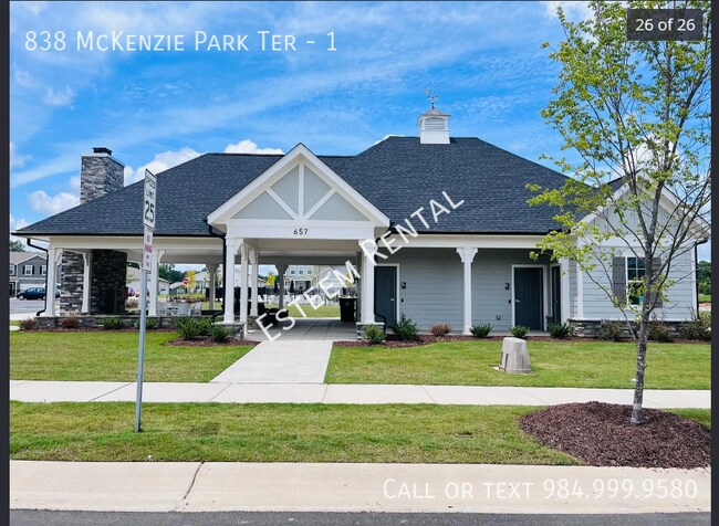 Building Photo - 838 McKenzie Pk Ter
