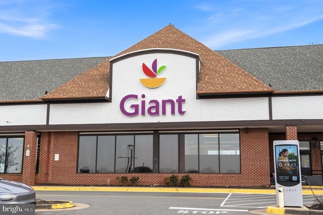 Building Photo - 2558 Banshire Dr