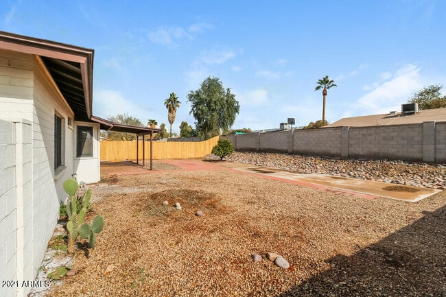 Building Photo - 10003 N 87th Dr