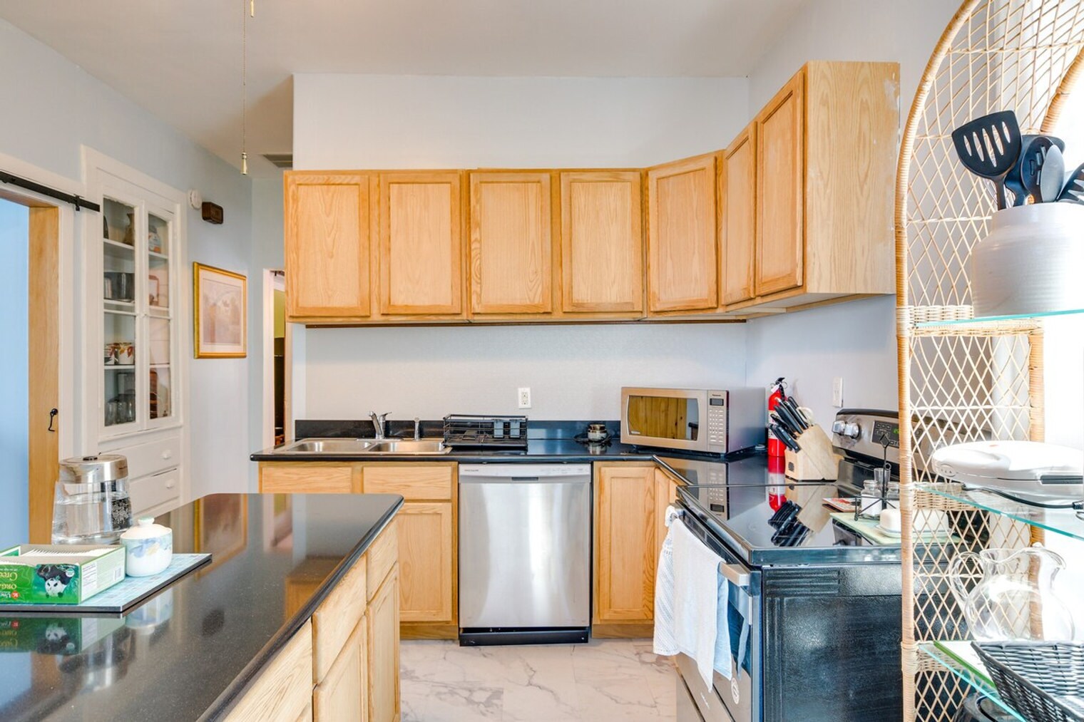 Building Photo - 1810 N Albany Ave