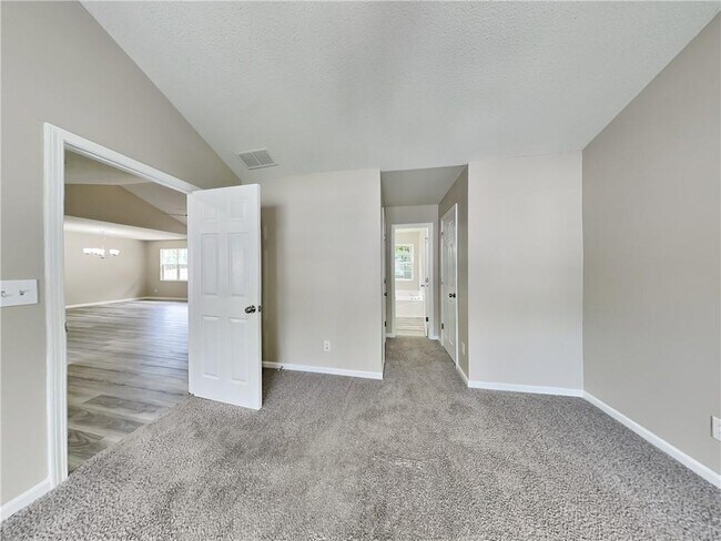 Building Photo - 220 Ashland Manor Dr