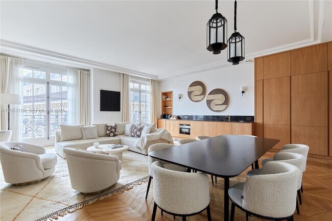 Building Photo - 11 Rue St