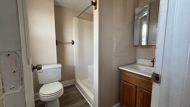 Building Photo - 21-27 West St.