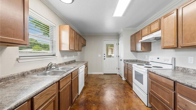 Building Photo - 2807 Terrace Dr