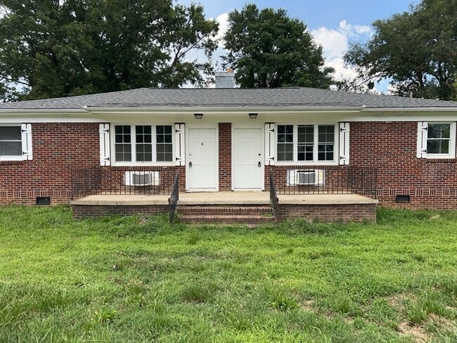 Primary Photo - 806 W Parker Rd