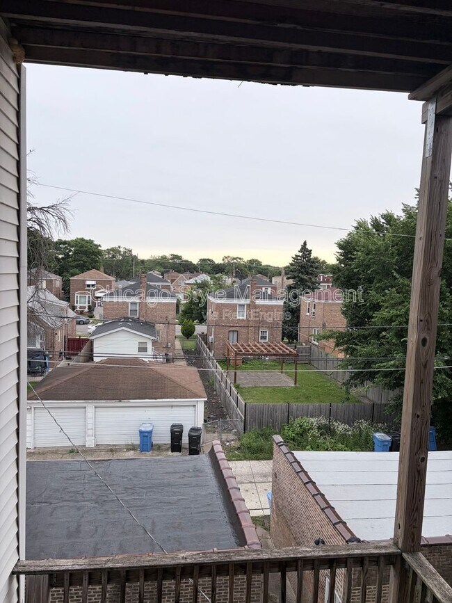 Building Photo - 10625 S Calumet Ave