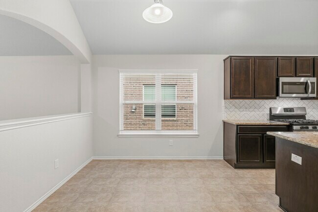 Building Photo - 3410 Golden Amber Ct