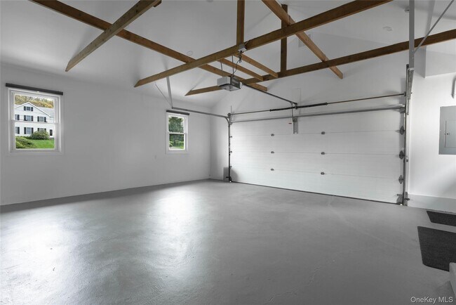 Building Photo - 17 Underhill Dr