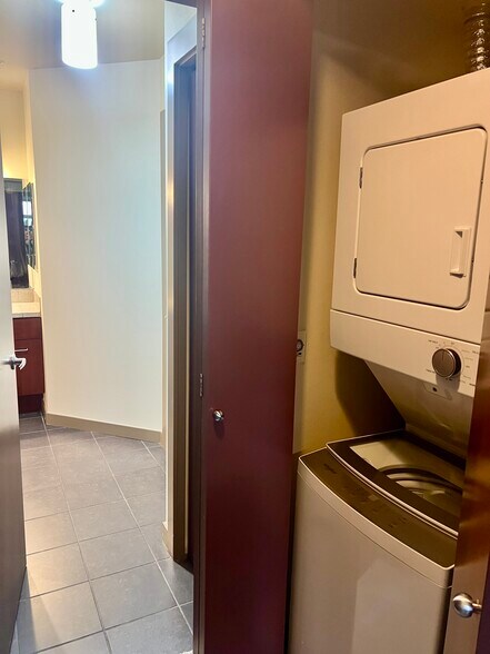 Building Photo - 655 Crockett St