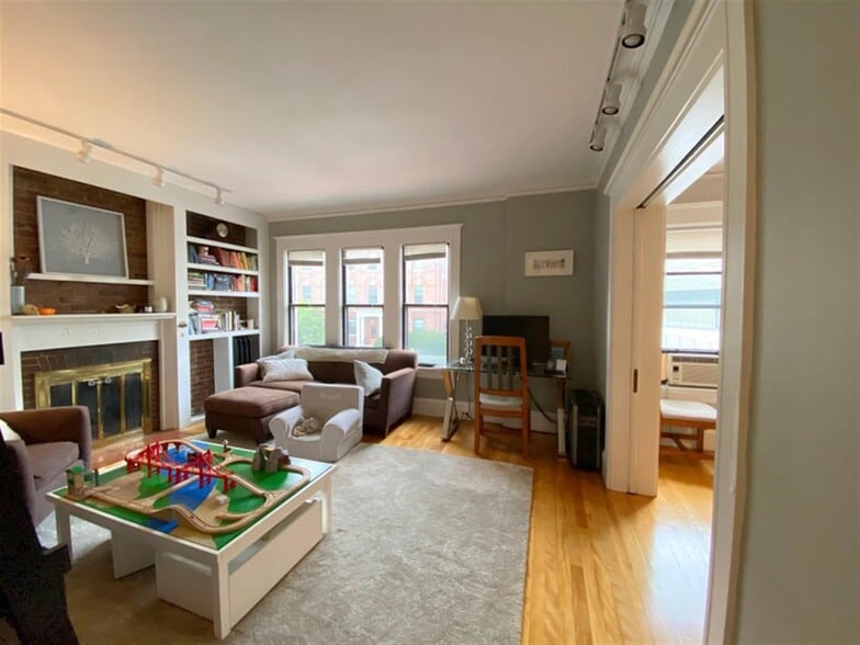 Building Photo - 84 Prescott St