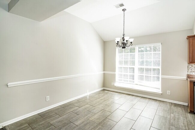 Building Photo - 1304 Saddlehorn