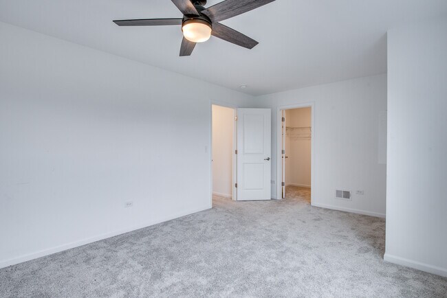 Building Photo - 205 Tinana St