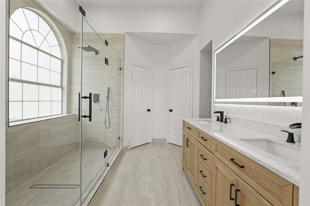 Building Photo - 5006 Orleans Cir