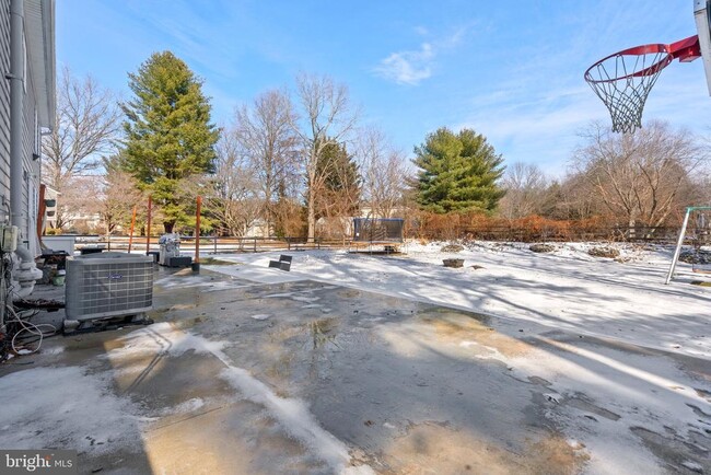 Building Photo - 10622 Runaway Ln