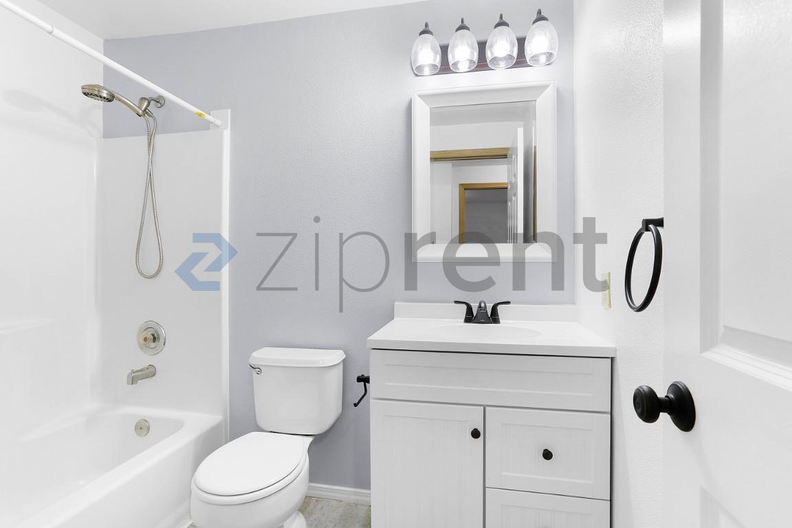 Building Photo - 1715 Gohr Rd