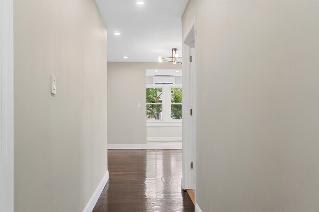 Building Photo - 24 Fremont St