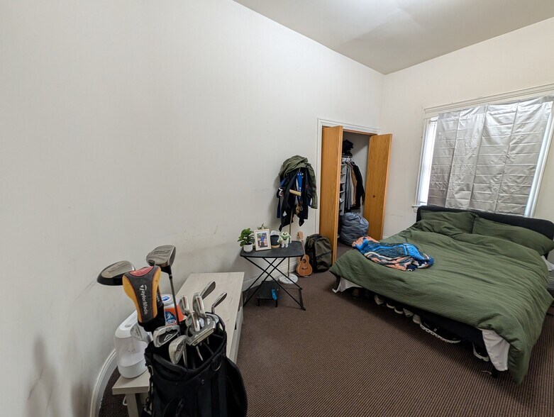 Building Photo - 1655 W Wrightwood Ave