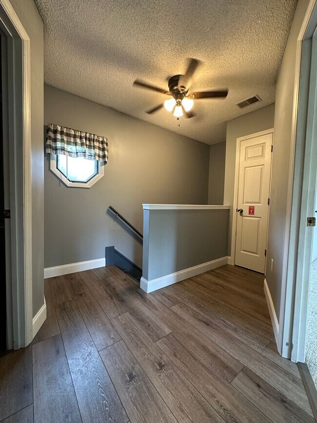 Building Photo - 3 bedroom, 2 bath house in Kingsport