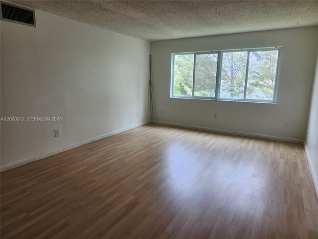 Building Photo - 14820 Naranja Lakes Blvd