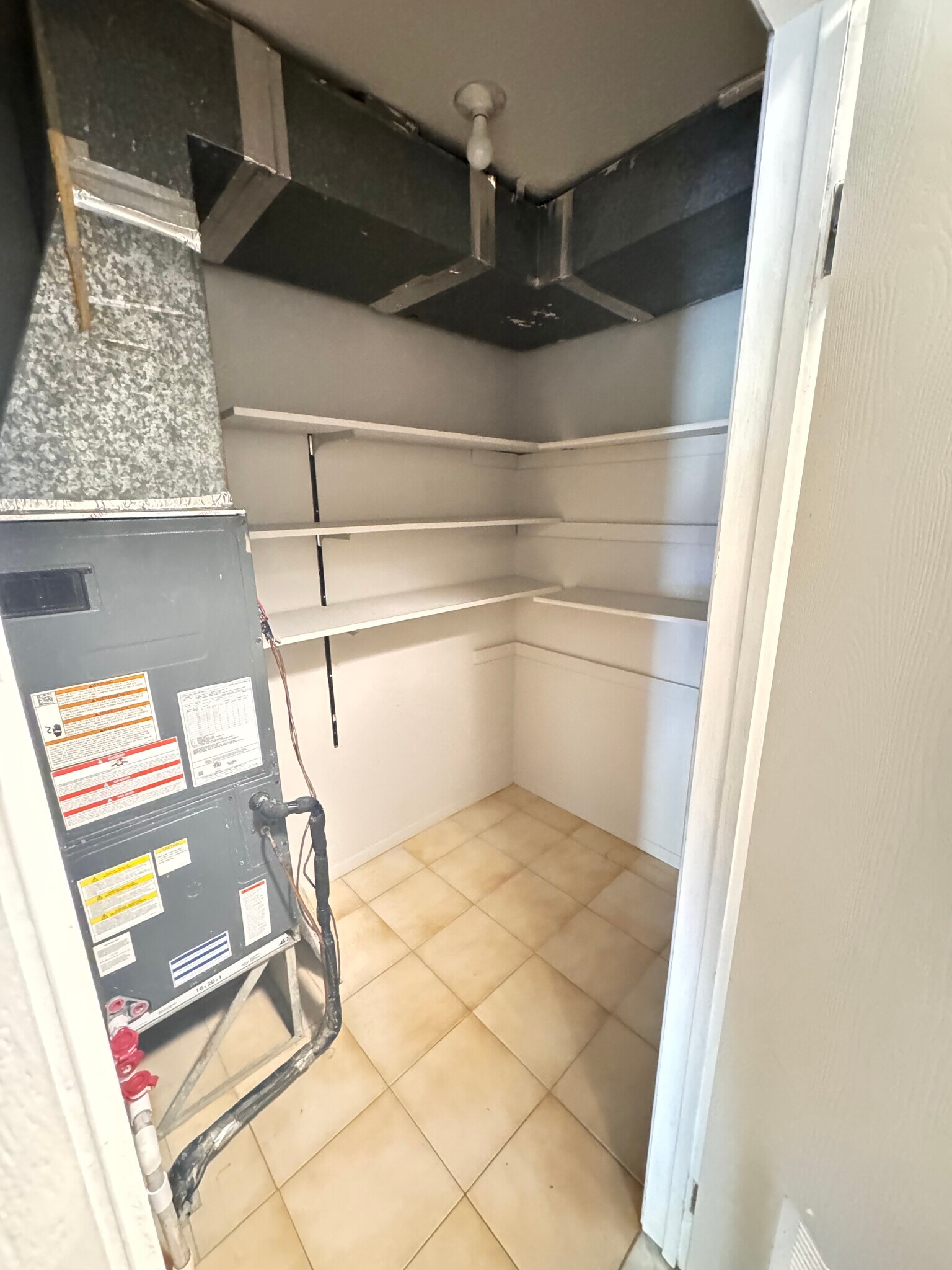 Building Photo - 6409 Granton Ave