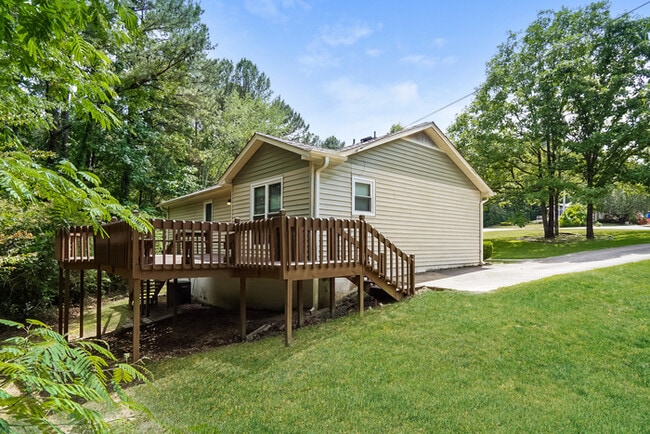 Building Photo - 1501 6th Pl NW