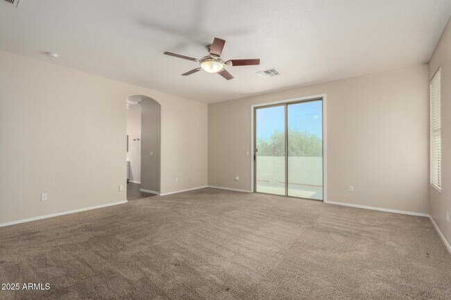 Building Photo - 1091 E Magnum Rd