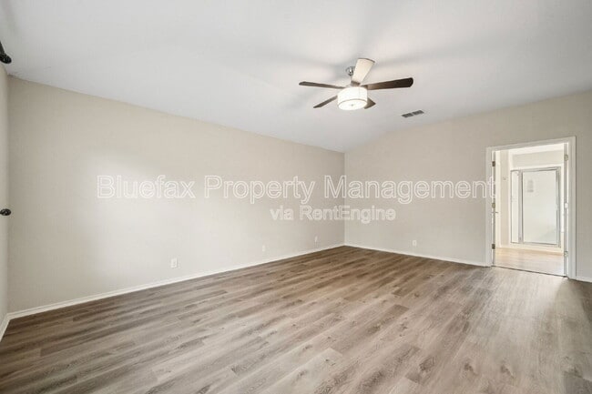 Building Photo - 422 Granite Bay