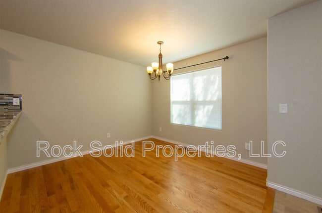 Building Photo - 1031 Old Town Ln